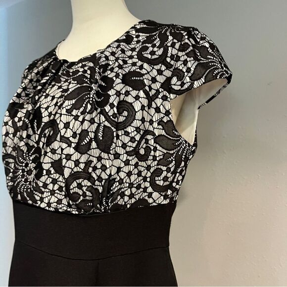 Cap sleeve knee length dress with flattering lace details size 12 - Picture 4 of 14